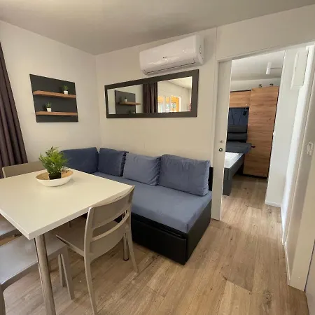 Mobile Bartol De Lux Camping *