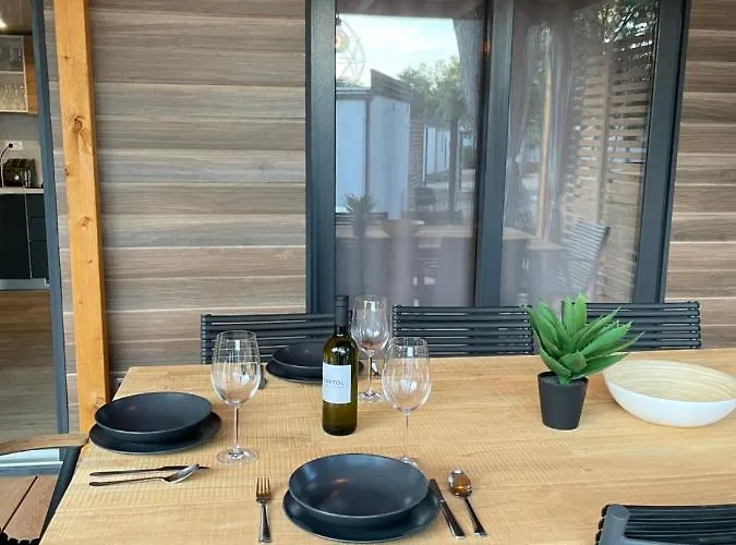 Mobile Bartol De Lux Campingplads Biograd Na Moru